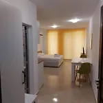 Sapphire Apartman *